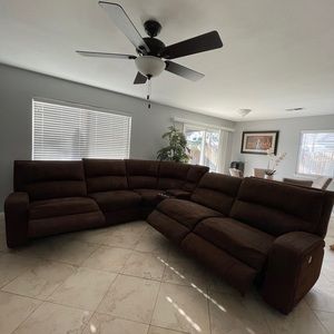 Meet your Posher, Carolina